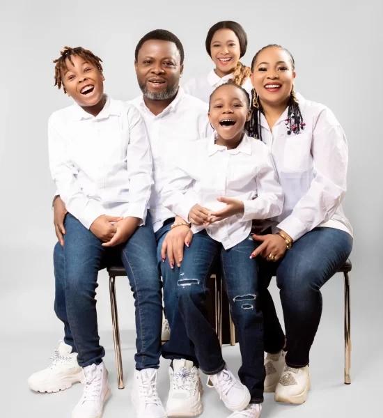 Family portrait session by Kollsphotos capturing memories in Dundas, Toronto